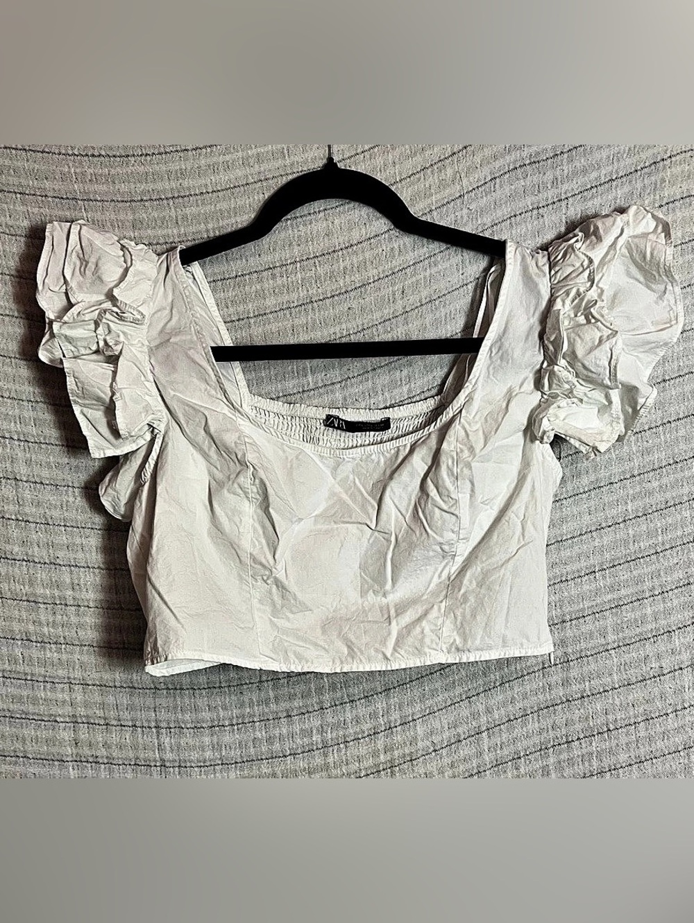 Zara Cotton Ruffle Sleeve Crop Top in White Size Large Like New
